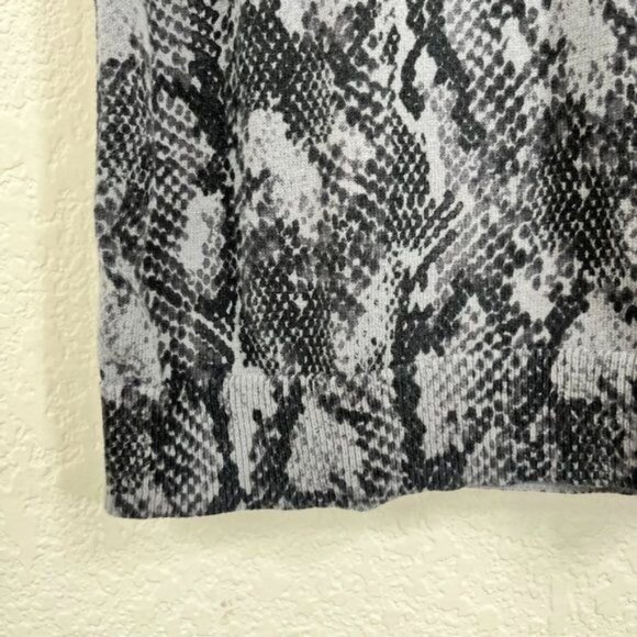 Old Navy Sweater Dress Snake Python Print Long Sleeve - Picture 4 of 8